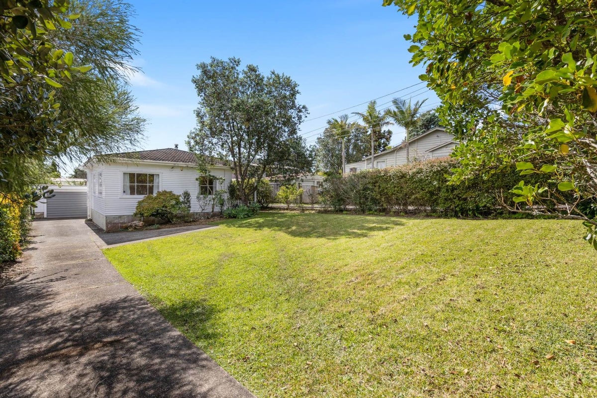 29 Puketea Street, Blockhouse Bay, Auckland - Carousel 2