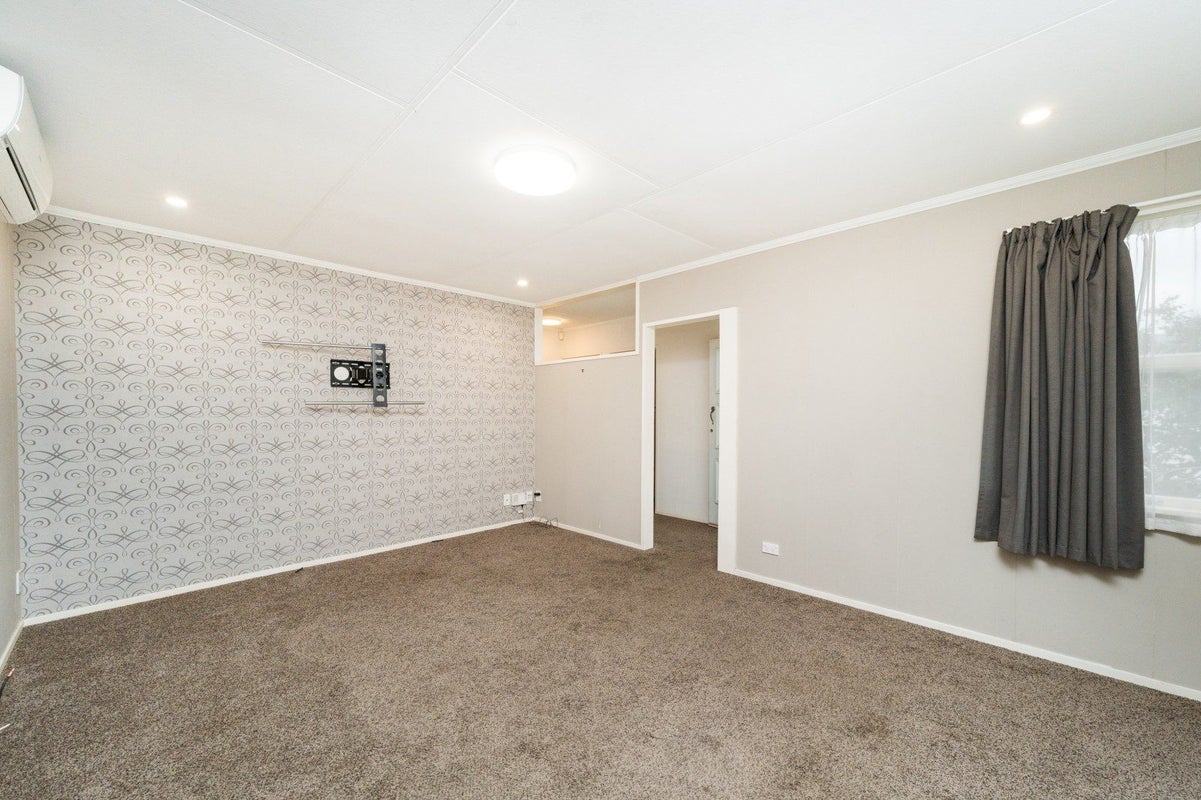 123 Ruamahanga Crescent, Terrace End, Palmerston North - Carousel 2