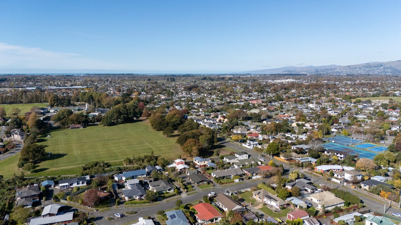 16 Chilton Drive, Mairehau, Christchurch - Carousel 30