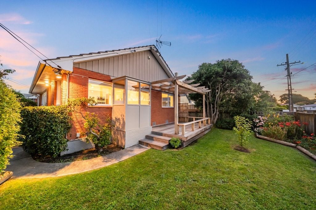 1/5 Rosebank Avenue, Avalon, Lower Hutt - Carousel 11