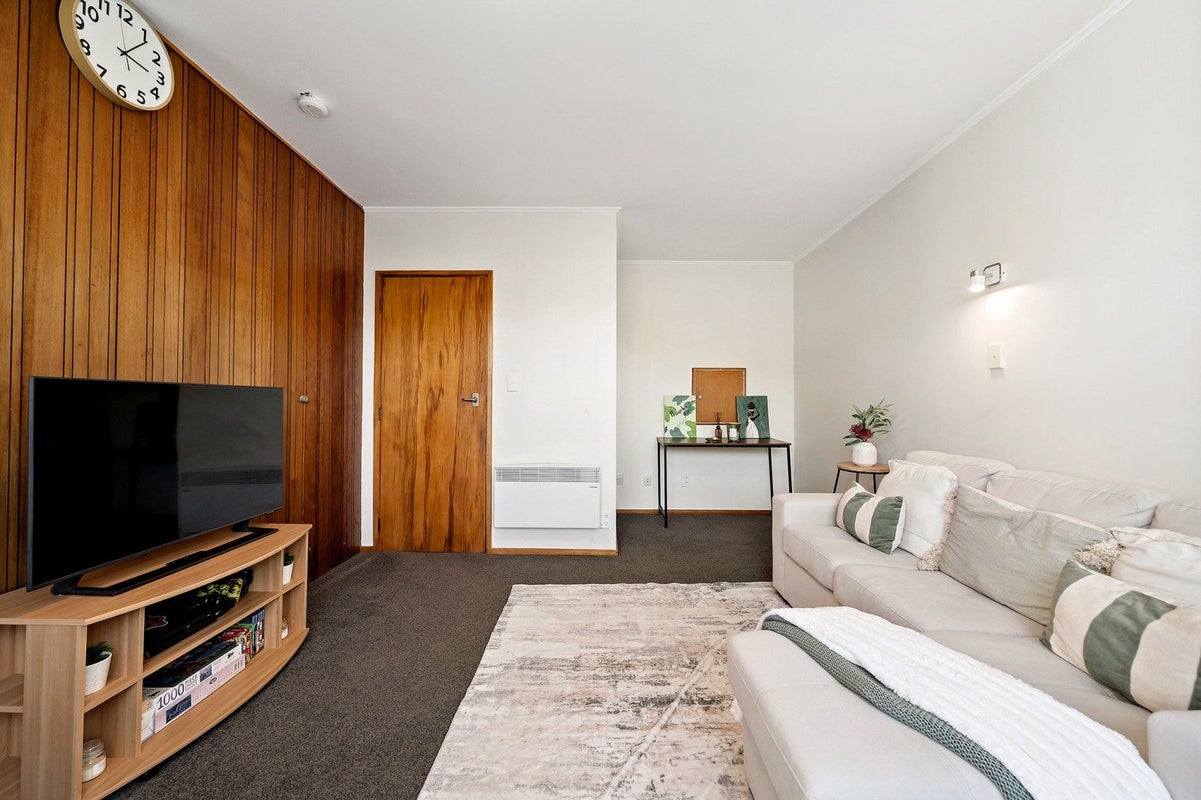 2/18 Agra Crescent, Khandallah, Wellington - Carousel 2