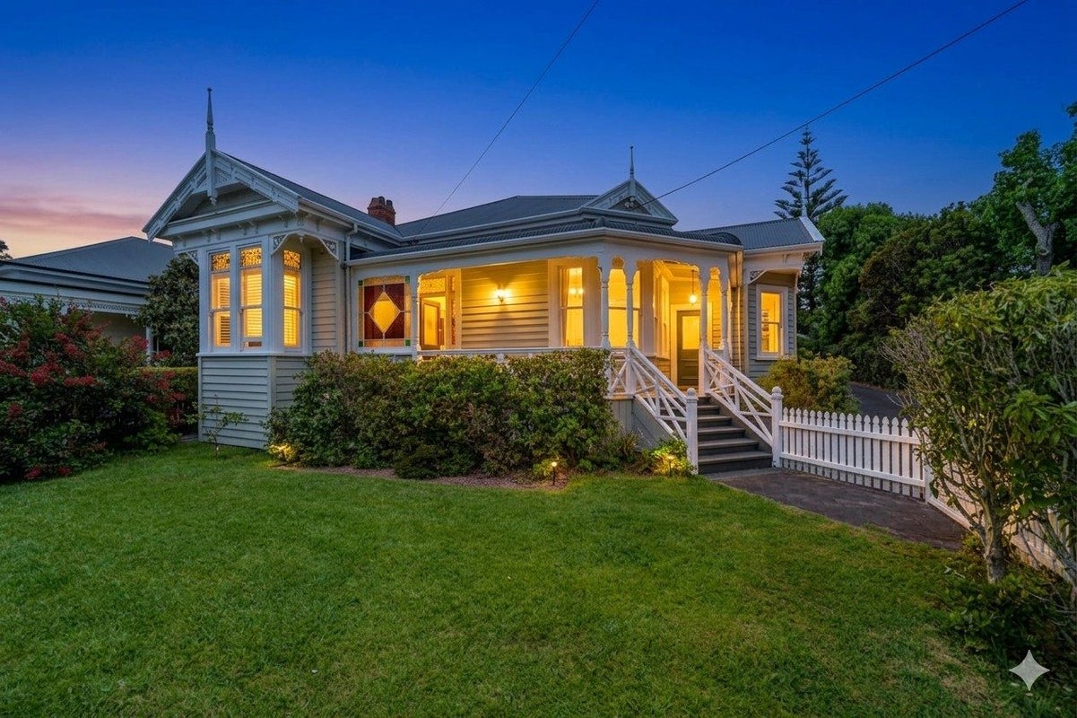 1/20 Russell Street, Stanley Point, Auckland - Carousel 32