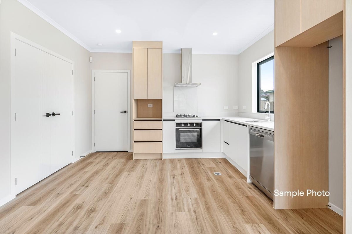 4/10 Michael Avenue, Dinsdale, Hamilton - Carousel 2