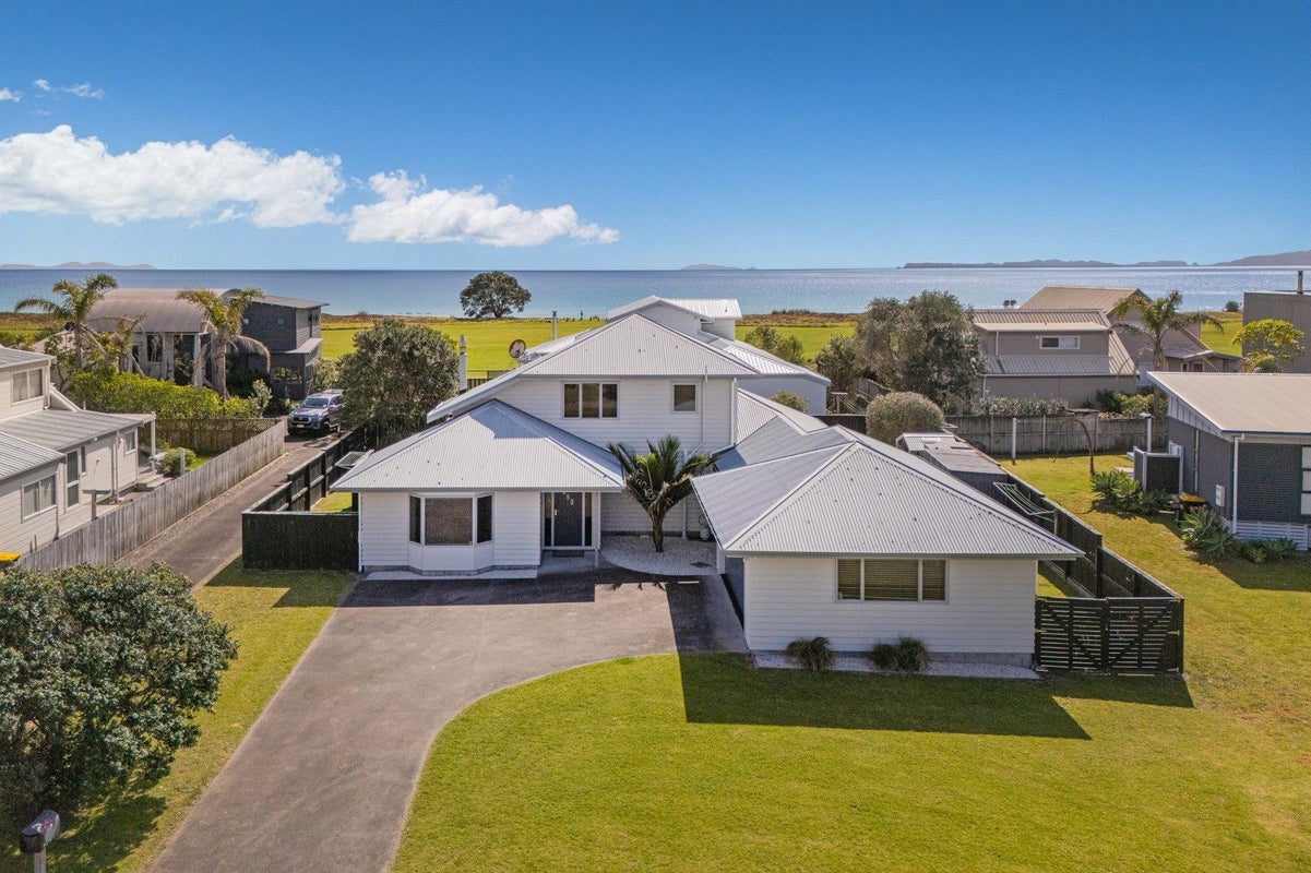 126 Puka Crescent, Matarangi, Whitianga - Carousel 1