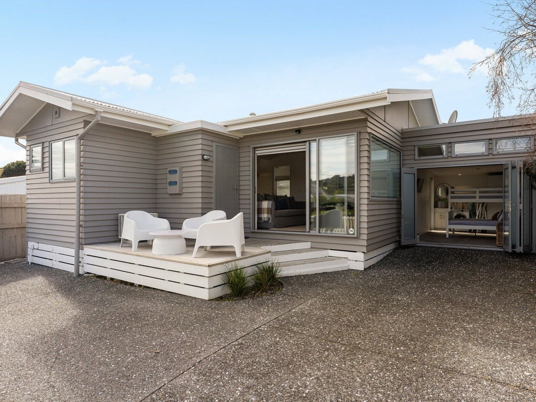 220A Ocean Road, Whangamata, Whangamata - Carousel 2