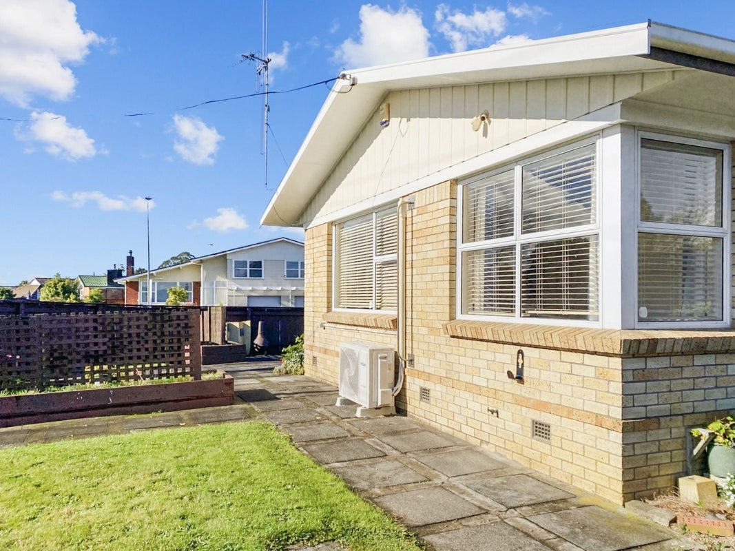 10 Garden Heights Avenue, Glenview, Hamilton - Carousel 2