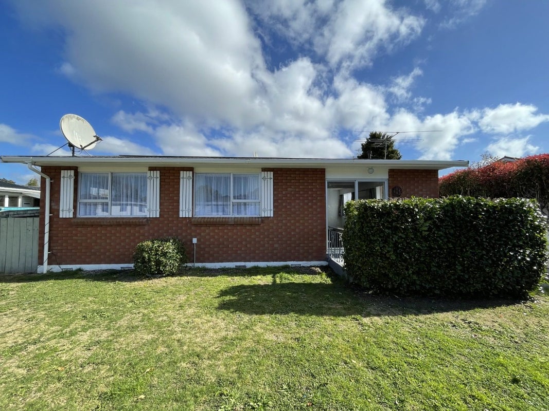 1/9 Denver Grove, Totara Park, Upper Hutt - Carousel 1