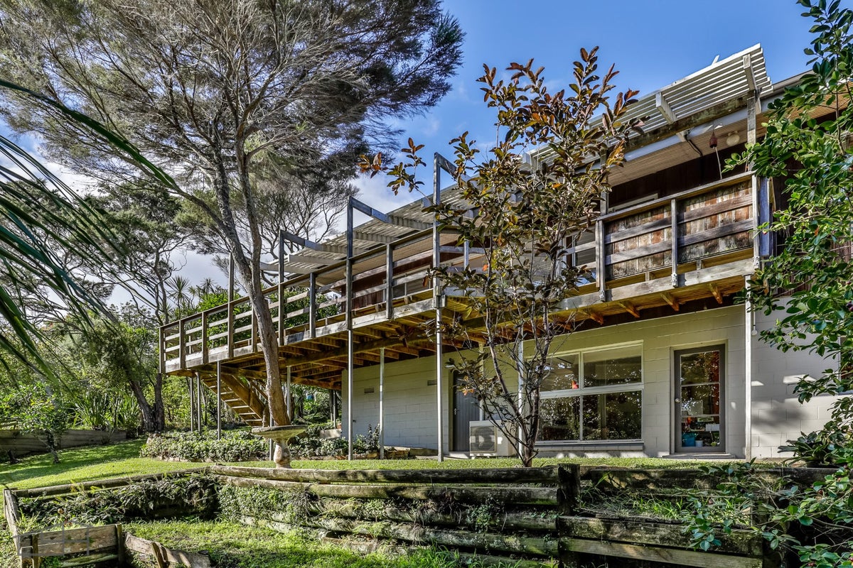 6 Wilding Avenue, Northcote Point, Auckland - Carousel 1