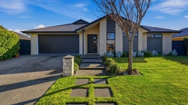 11 Rosario Place, Aidanfield, Christchurch - Carousel 1