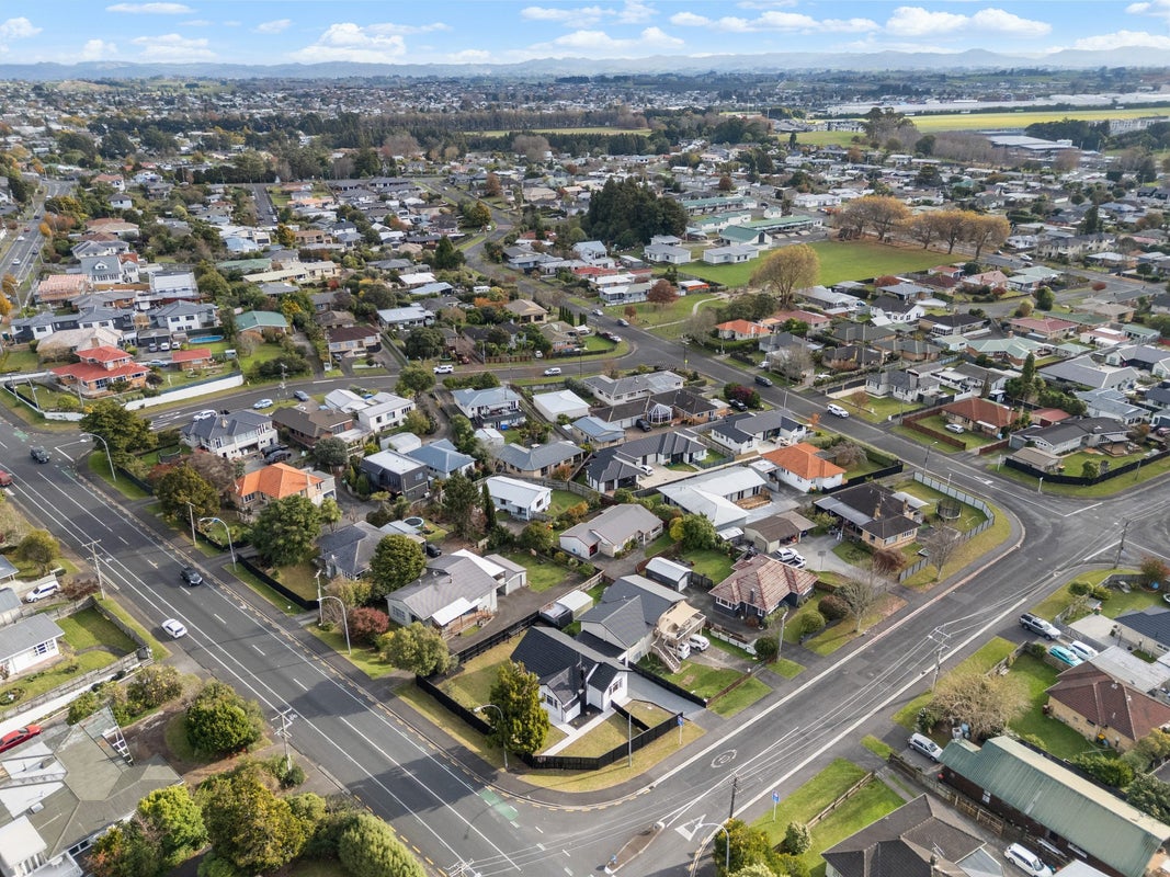 32 Forest Lake Road, Forest Lake, Hamilton - Carousel 20