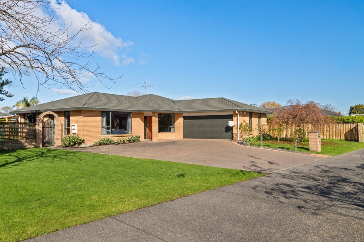 5 Margaret Place, Lytton West, Gisborne - Carousel 1