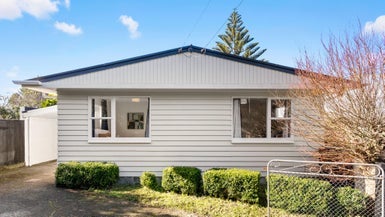 49 Prospect Terrace, Johnsonville, Wellington - Carousel 1