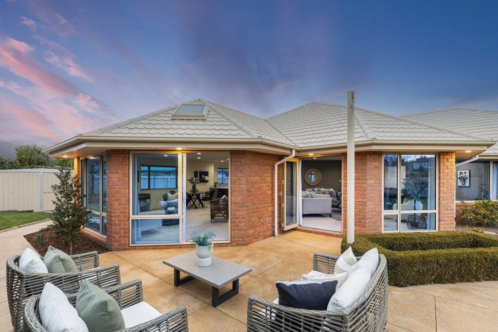 1 Becmead Drive, Harewood, Christchurch - Carousel 2