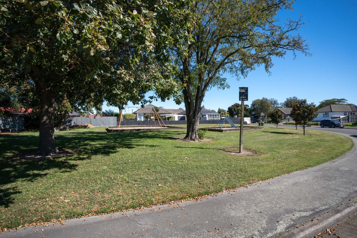 2/4 Lomax Place, Islington, Christchurch - Carousel 33