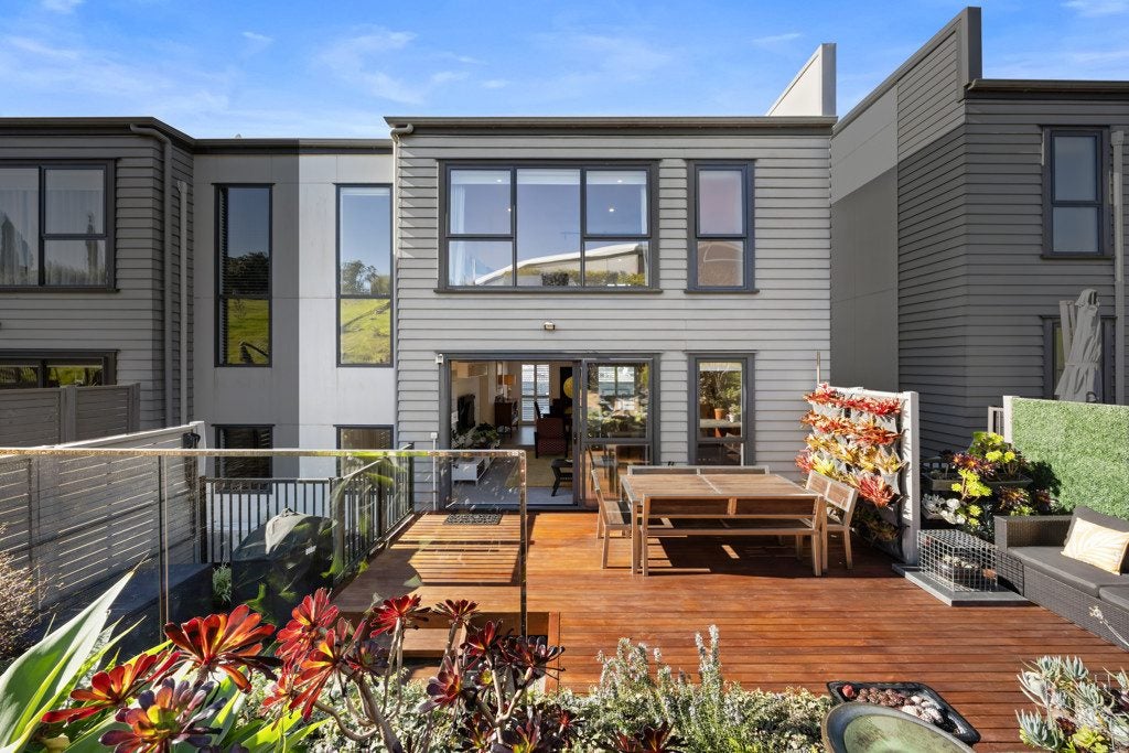 26 Charles Heaphy lane, St Johns, Auckland - Carousel 1