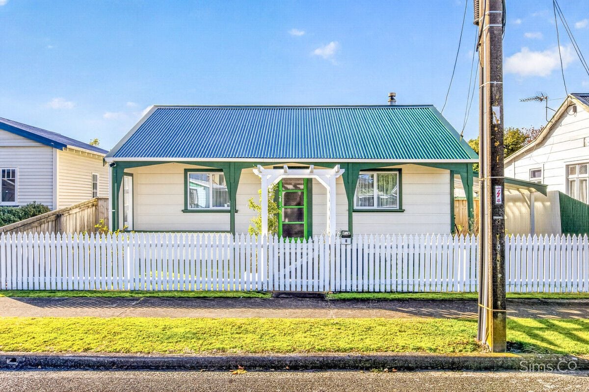8 Lowther Street, Whanganui, Whanganui - Carousel 2