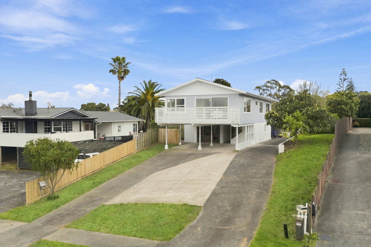 1/46 La Trobe Street, Pakuranga Heights, Auckland - Carousel 1
