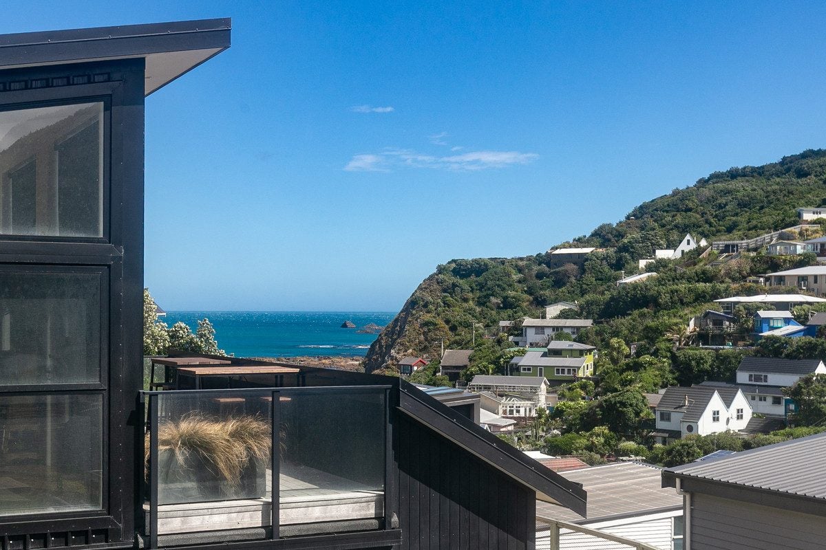 1 Ara Haewai, Houghton Bay, Wellington - Carousel 2