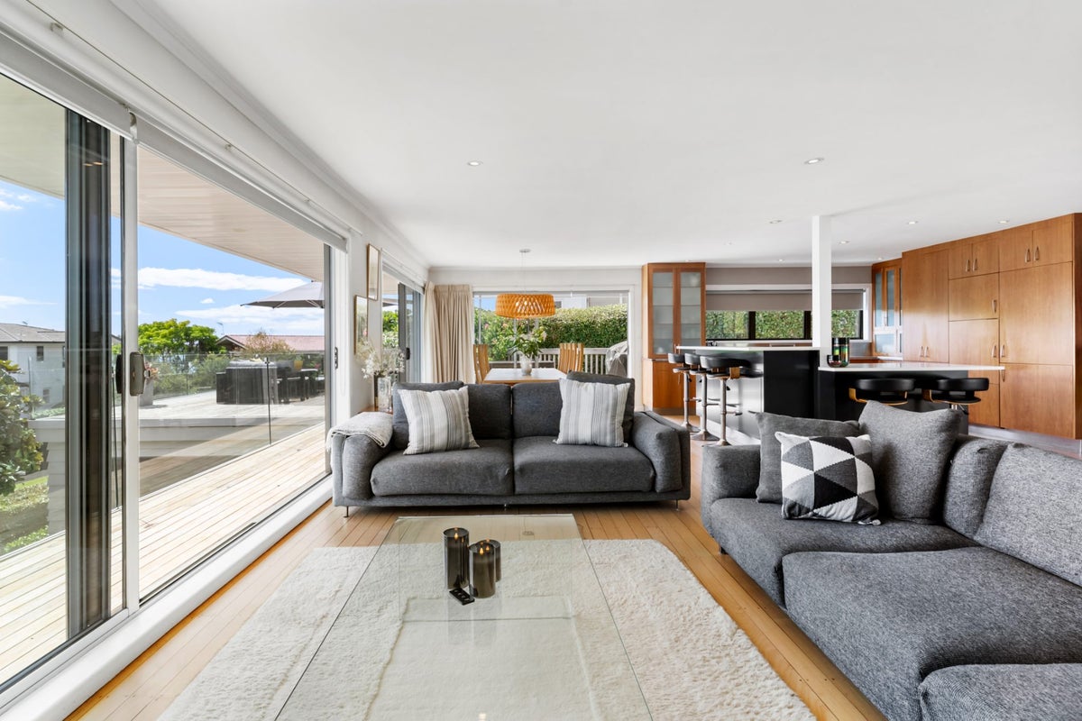 1 Vanessa Crescent, Glendowie, Auckland - Carousel 2