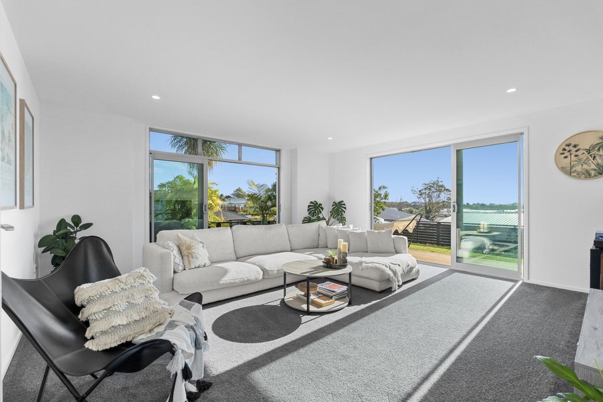 5 Piper Way, Glen Avon, New Plymouth - Carousel 1