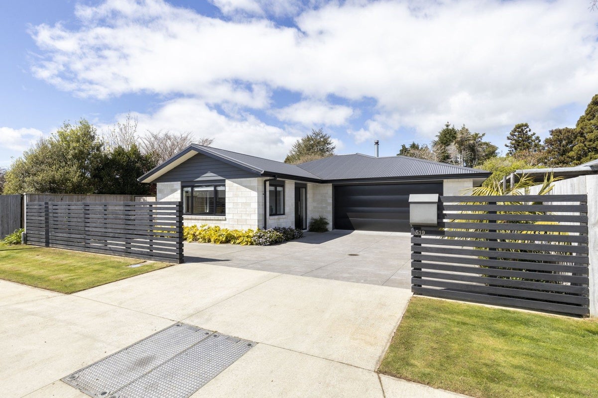 519 Mangorei Road, Highlands Park, New Plymouth - Carousel 1