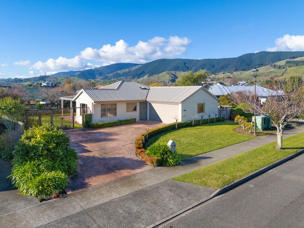 13 Appaloosa Avenue, Richmond - Carousel 1
