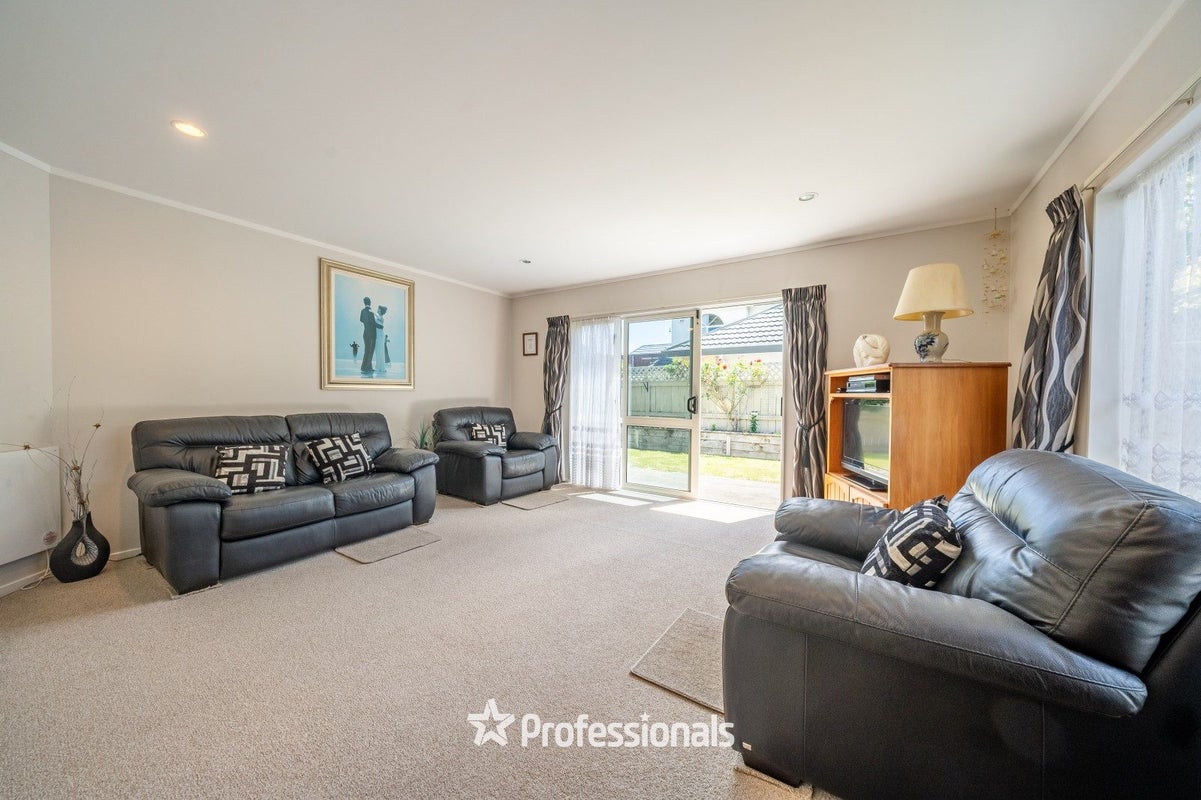 1/295 Riverside Drive, Waterloo, Lower Hutt - Carousel 2
