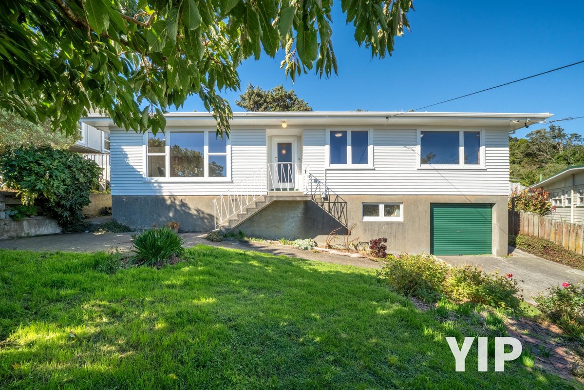 10 Omega Street, Newlands, Wellington - Carousel 1