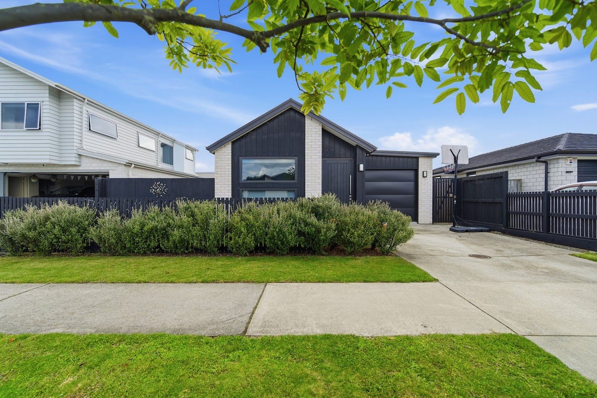 16 Hinaki Street, Poike, Tauranga - Carousel 1