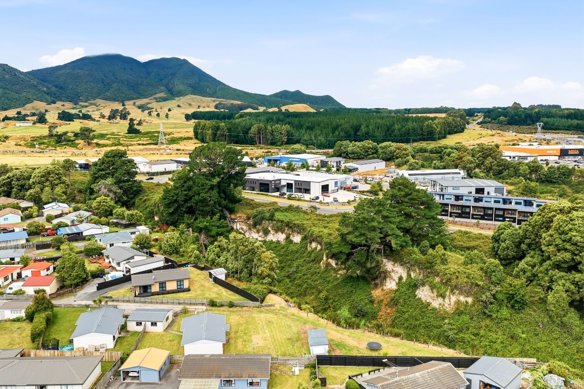 55B Arthur Crescent, Hilltop, Taupo - Carousel 2
