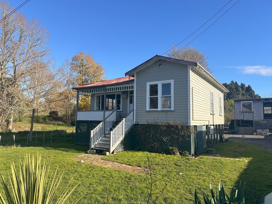 30 Huia Street, Ohura - Carousel 1