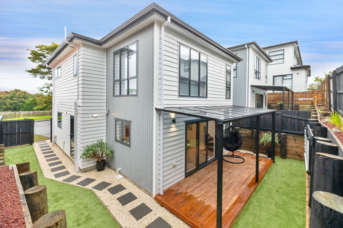 2B Leinster Street, New Windsor, Auckland - Carousel 1