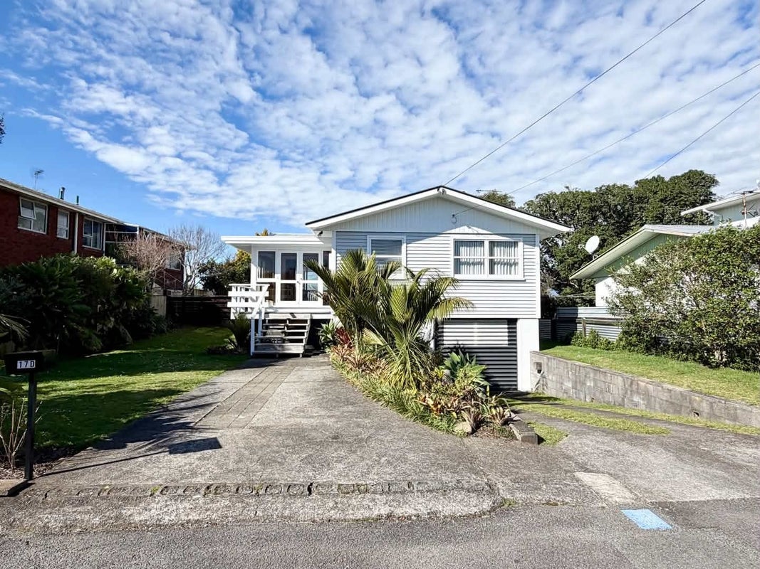 17D Manu Crescent, Upper Vogeltown, New Plymouth - Carousel 1