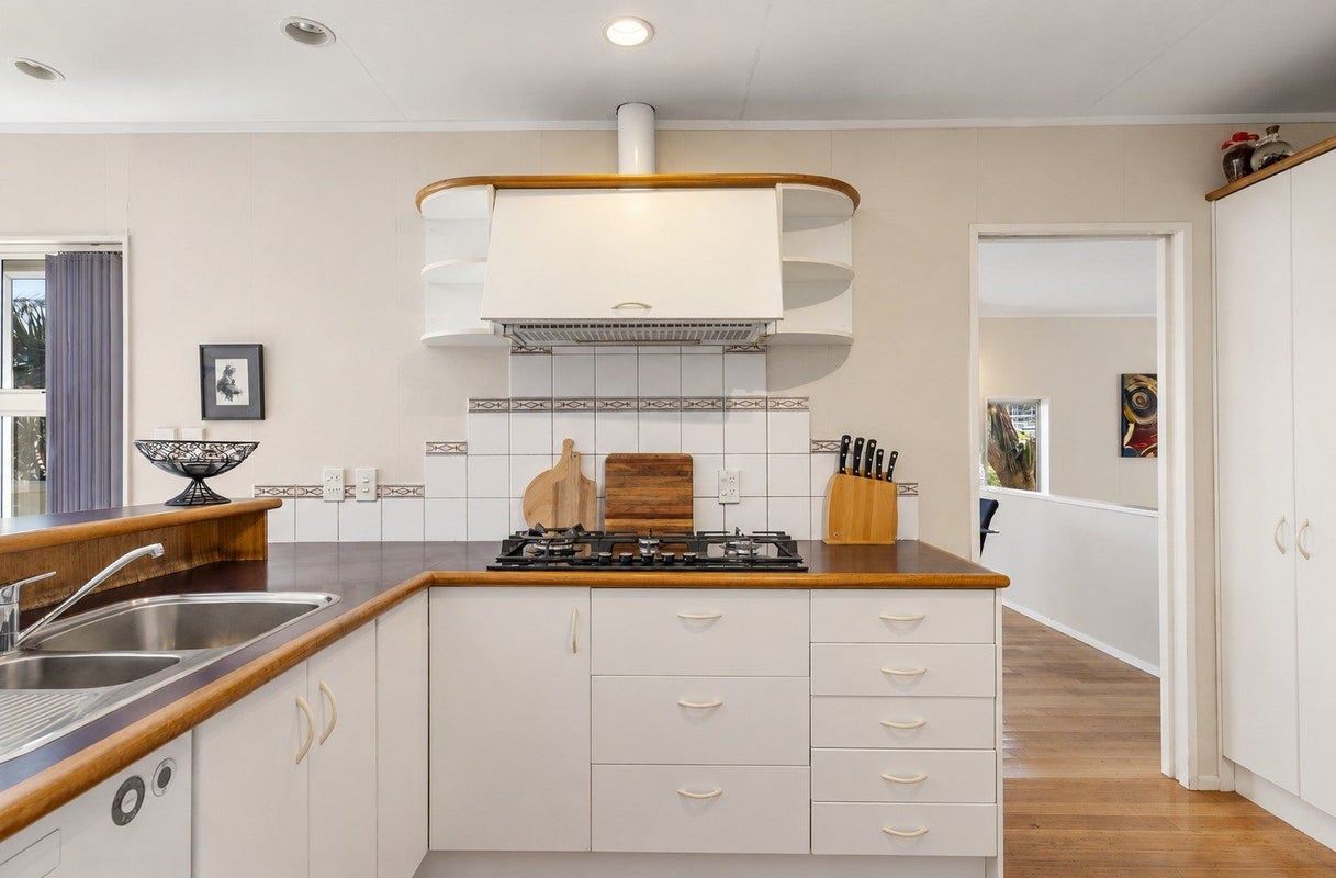 38 Kuripaka Crescent, The Gardens, Auckland - Carousel 2