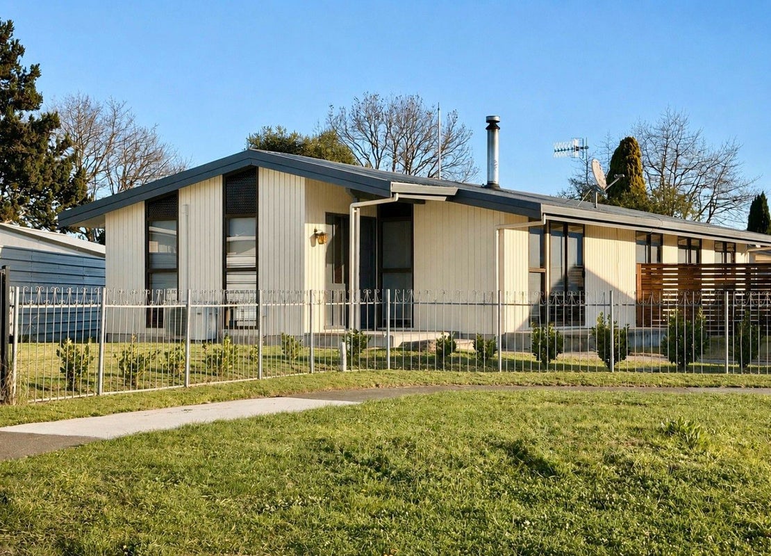 7 Ardrossan Avenue, Flaxmere, Hastings - Carousel 2