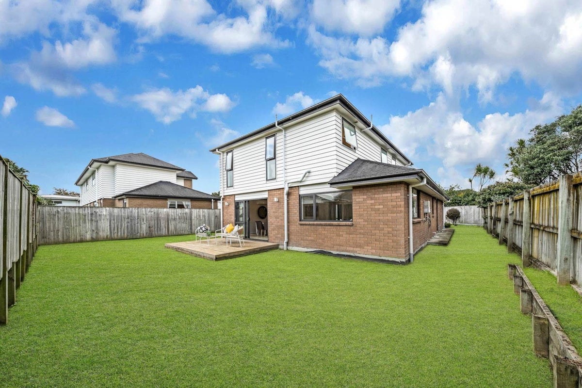 22A Buscomb Avenue, Henderson, Auckland - Carousel 2