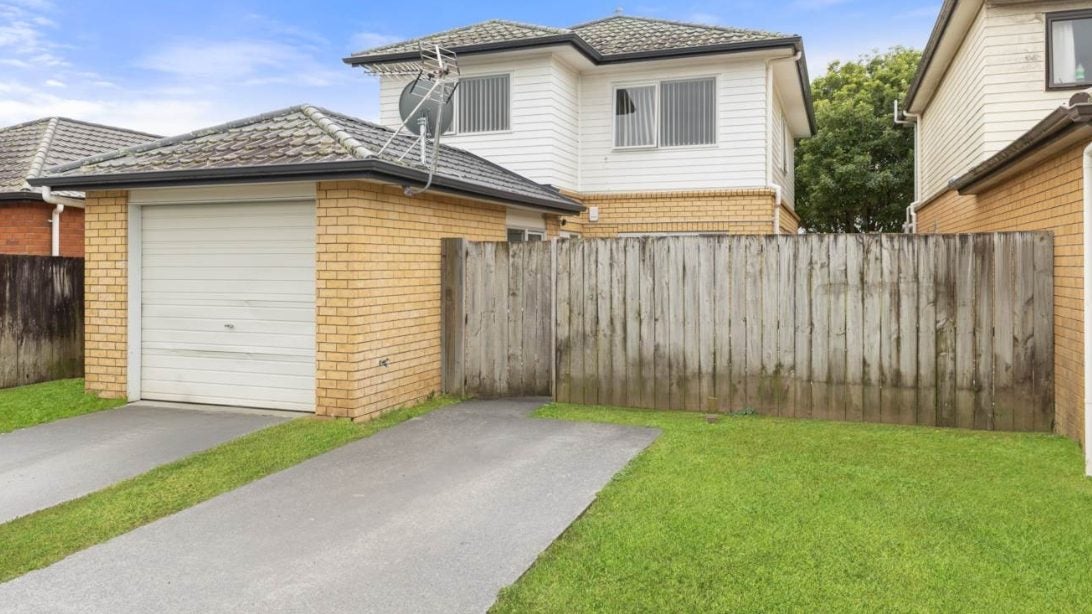 15 Harriet Street, Favona, Auckland - Carousel 1