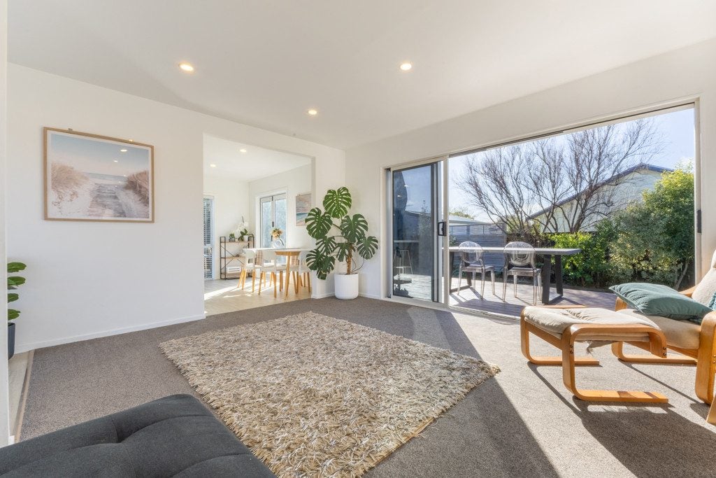 10 Gladys Place, Kelvin Grove, Palmerston North - Carousel 2