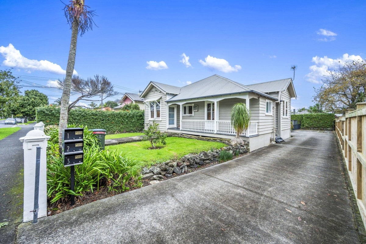 9 Matipo Street, Mount Eden, Auckland - Carousel 1
