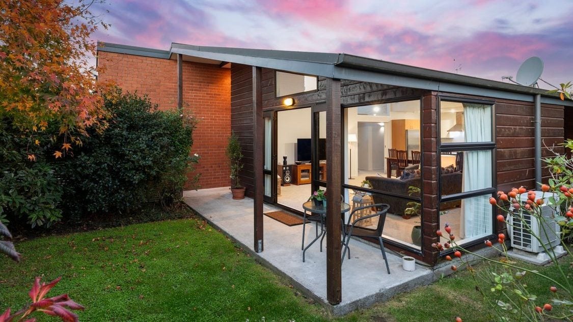 32A Farquhars Road, Redwood, Christchurch - Carousel 1