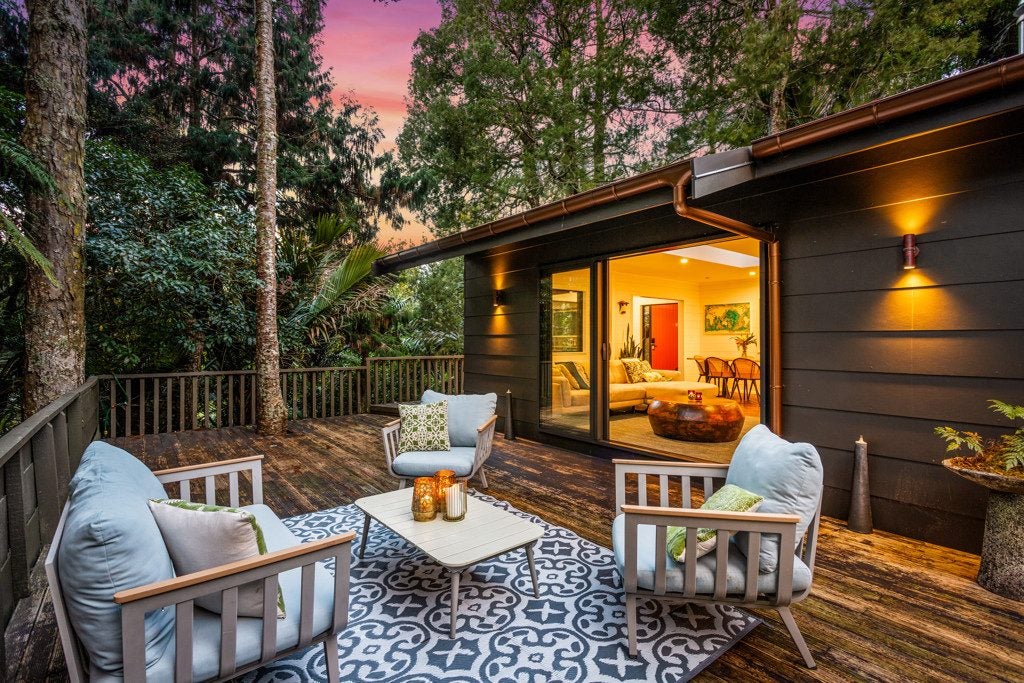 203 Scenic Drive, Titirangi, Auckland - Carousel 1