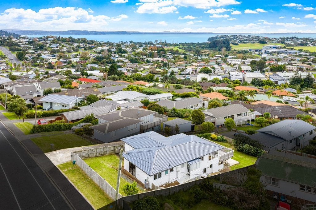 19 Rishworth Avenue, Stanmore Bay, Whangaparaoa - Carousel 2