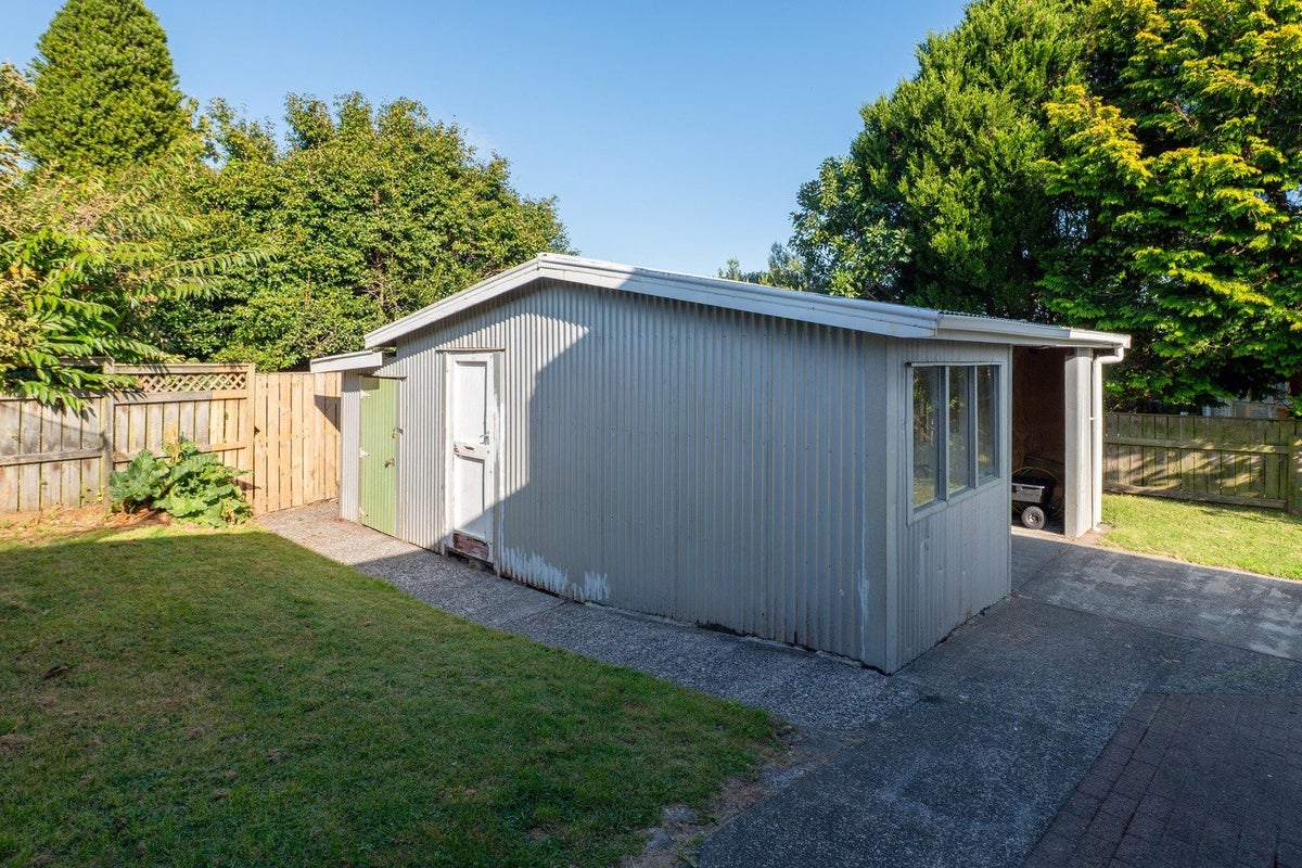 29 Wharenui Road, Owhata, Rotorua - Carousel 21