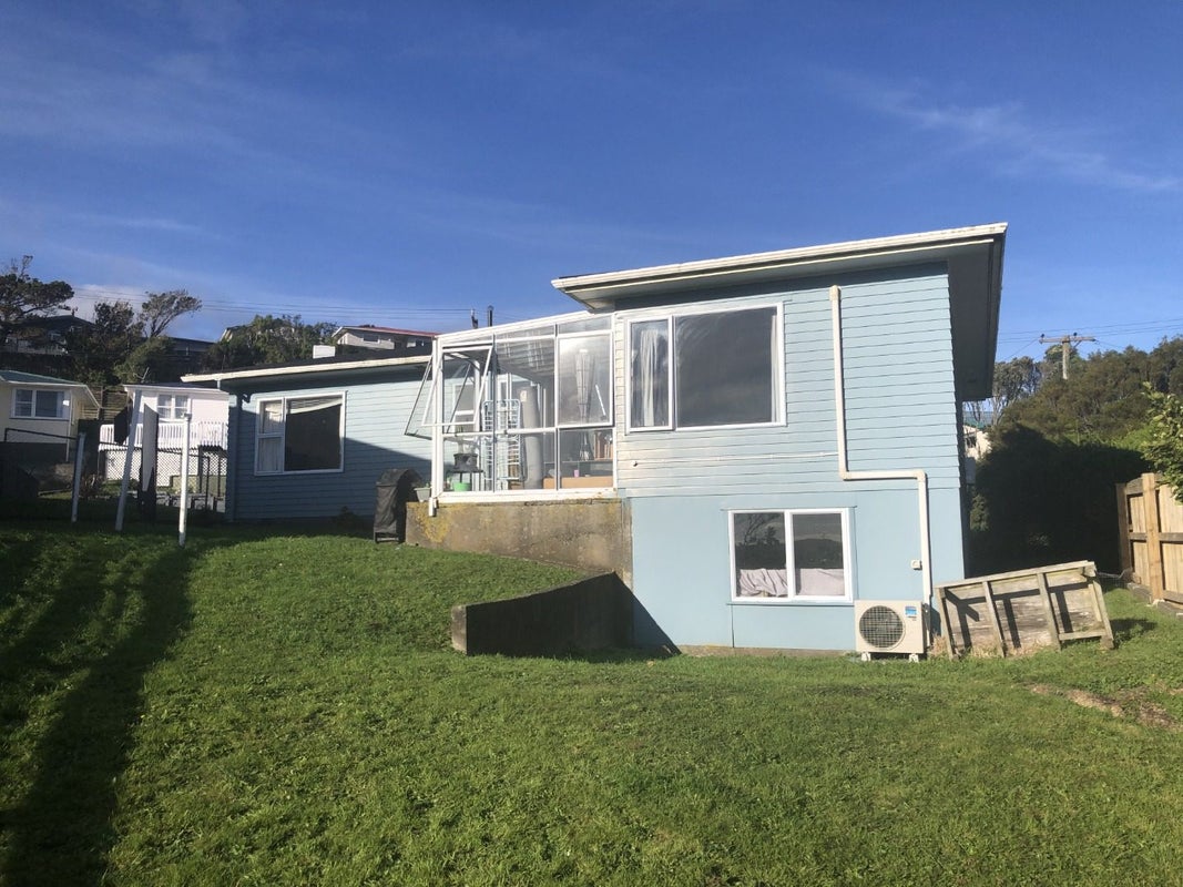 9 Baylands Drive, Newlands, Wellington - Carousel 2