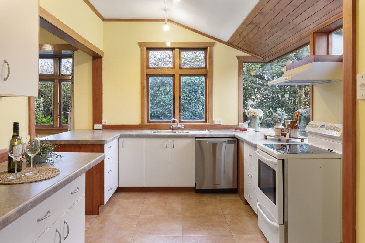 60 Stanley Avenue, Palmerston North, Palmerston North - Carousel 2