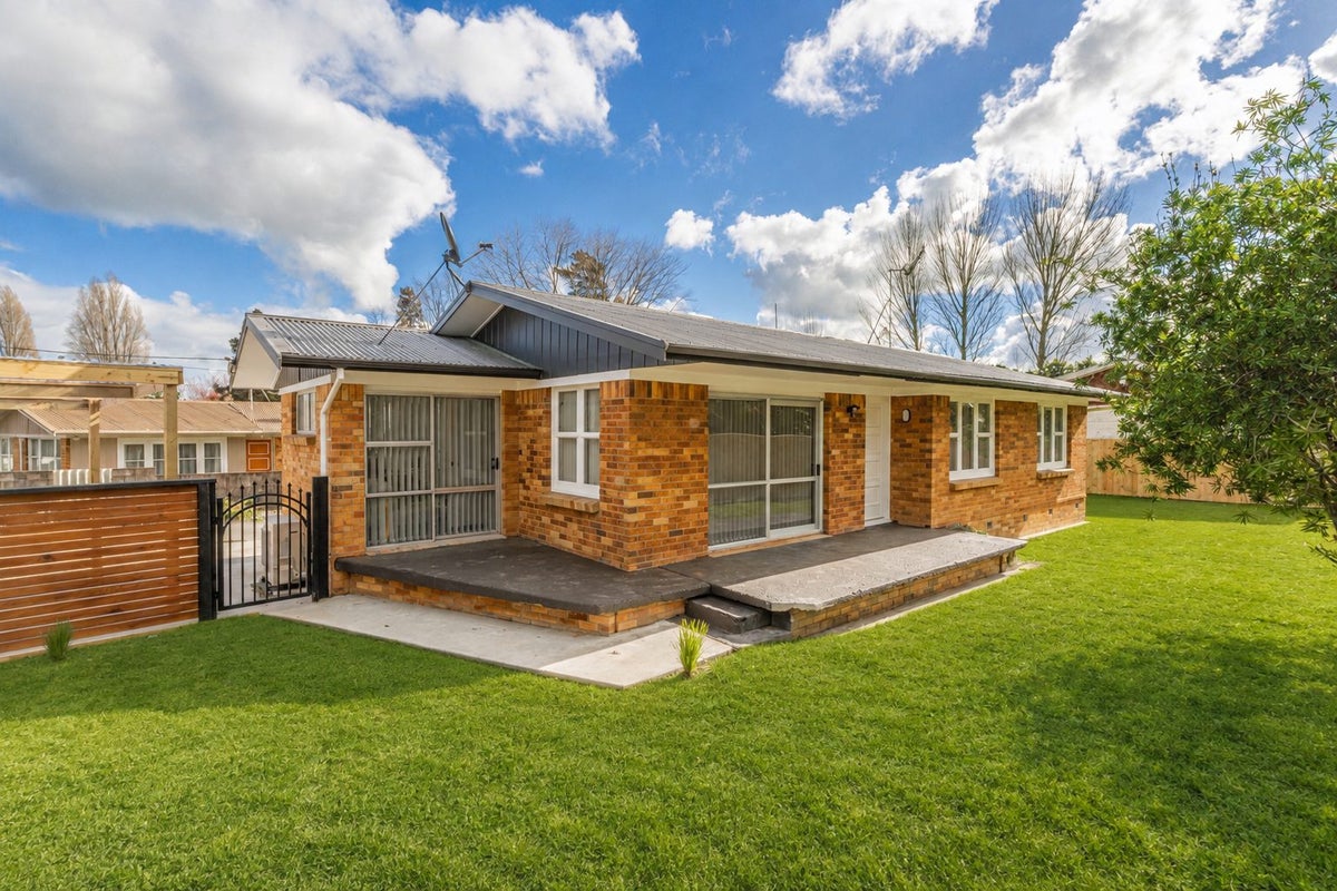 36 Frederick Drive, Dinsdale, Hamilton - Carousel 1