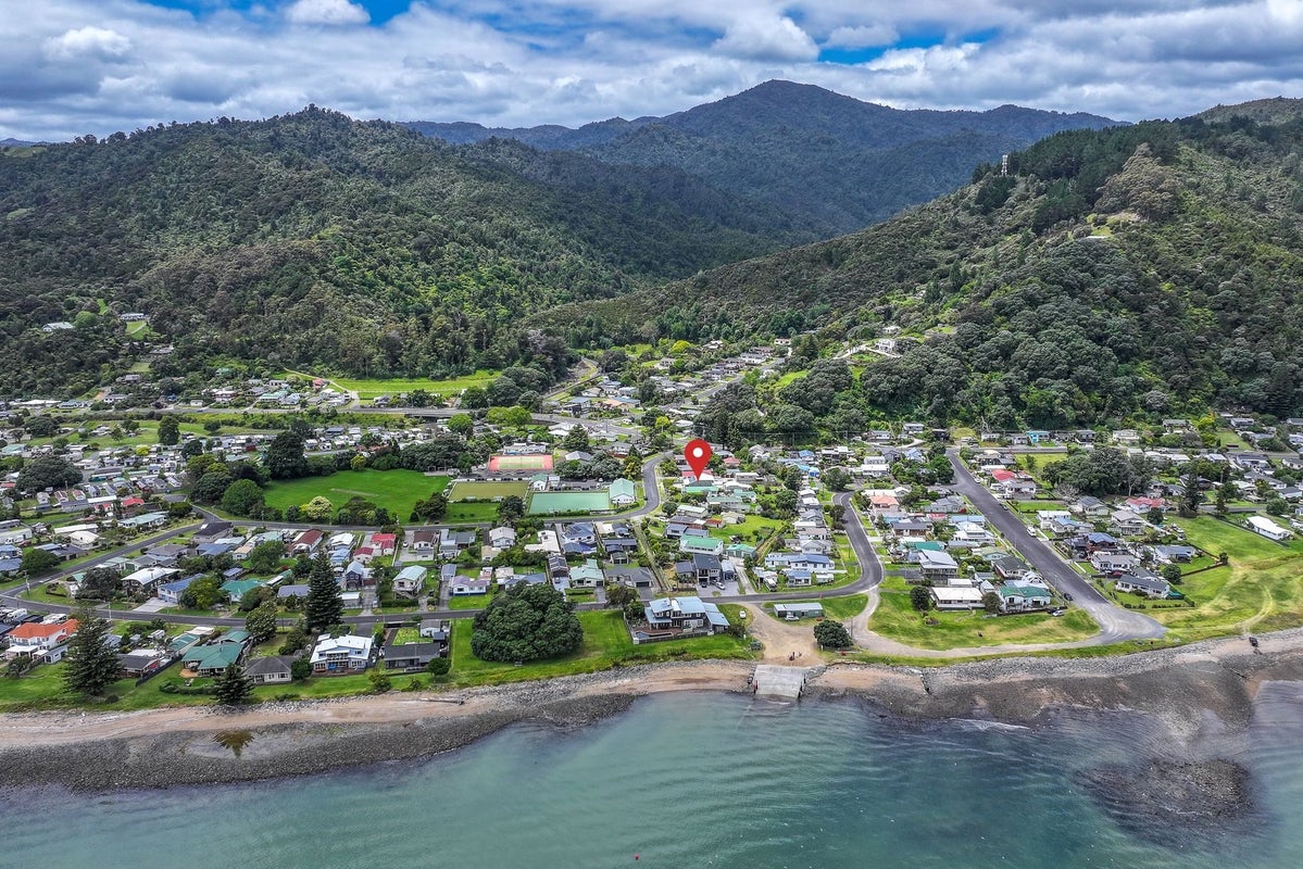 7 West Crescent, Te Puru, Thames - Carousel 38