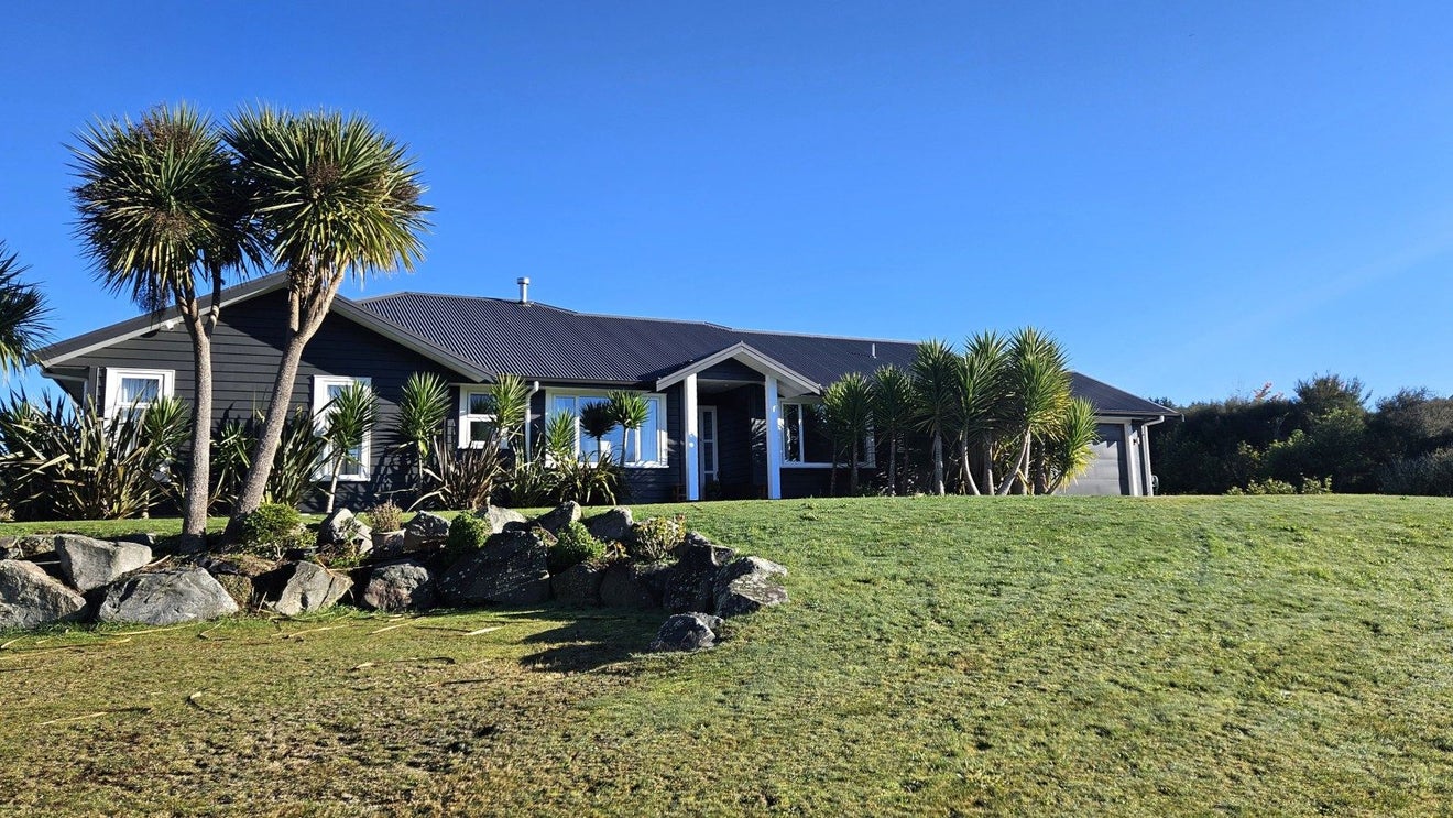 6 Oakdale Drive, Kinloch, Taupo - Carousel 2