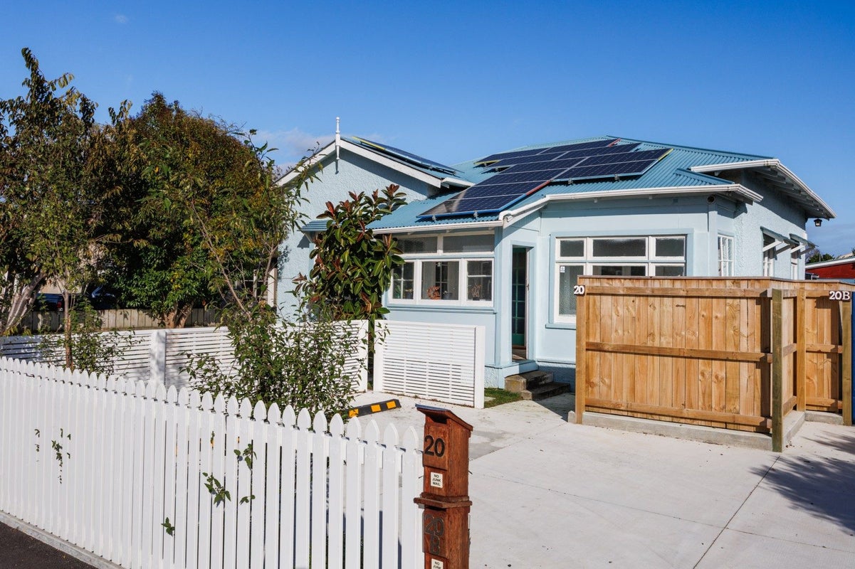 20 Lyndhurst Street, Takaro, Palmerston North - Carousel 1