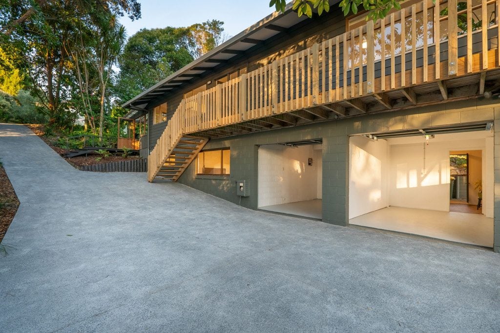 32 Rosecamp Road, Beach Haven, Auckland - Carousel 1